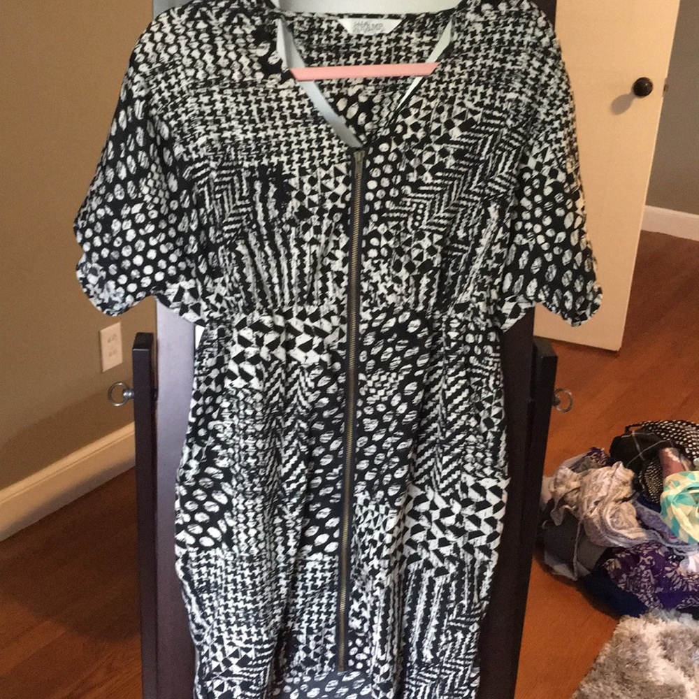 Geometric dress black and beige dress